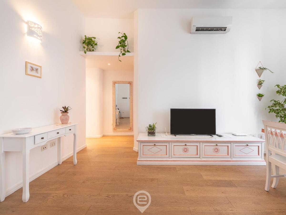 Apartamento La Finestra Sul Corso Cagliari Exterior foto