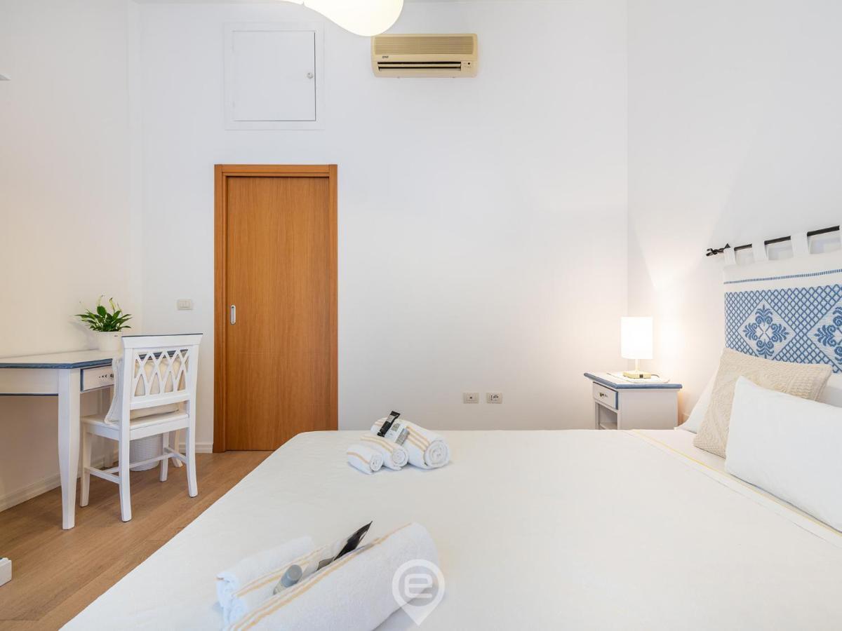 Apartamento La Finestra Sul Corso Cagliari Exterior foto
