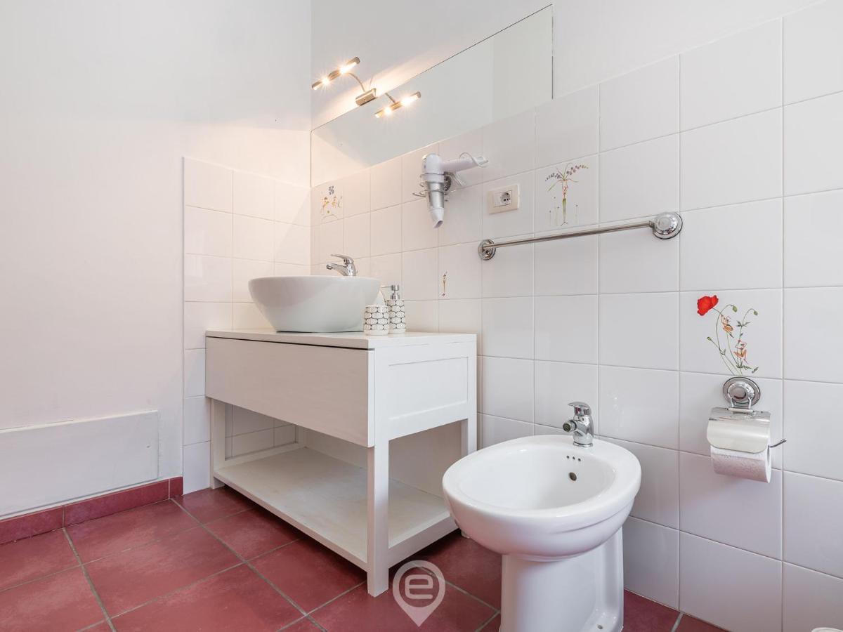 Apartamento La Finestra Sul Corso Cagliari Exterior foto