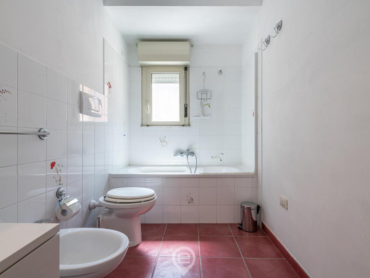 Apartamento La Finestra Sul Corso Cagliari Exterior foto