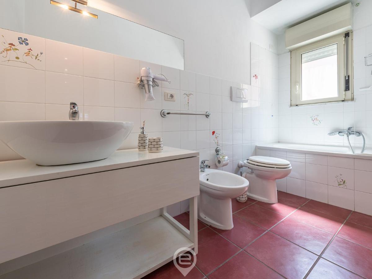 Apartamento La Finestra Sul Corso Cagliari Exterior foto