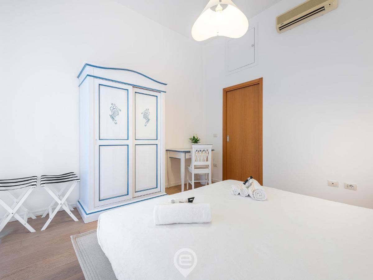 Apartamento La Finestra Sul Corso Cagliari Exterior foto